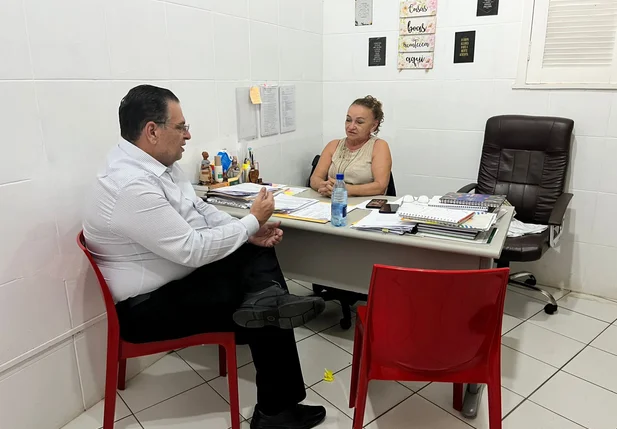 Deputado Gessivaldo de Isaías visita a Vila do Ancião