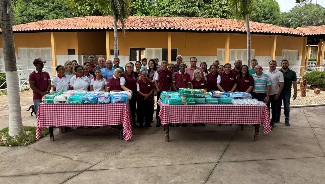 Deputado Gessivaldo realiza ação social na Vila do Ancião