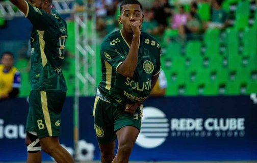 Douglas Ribeiro Silva, 19 anos