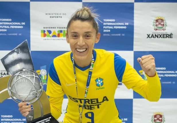 Emilly Marcondes, atleta de futsal