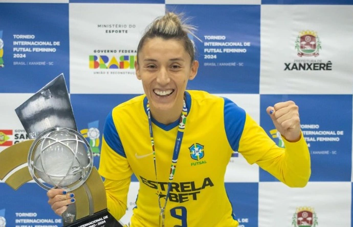 Emilly Marcondes, atleta de futsal