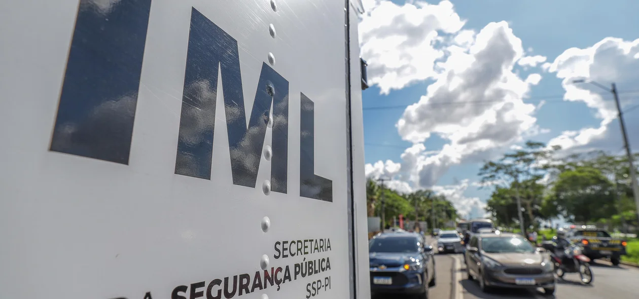 Equipe do IML foi acionada para remover o corpo