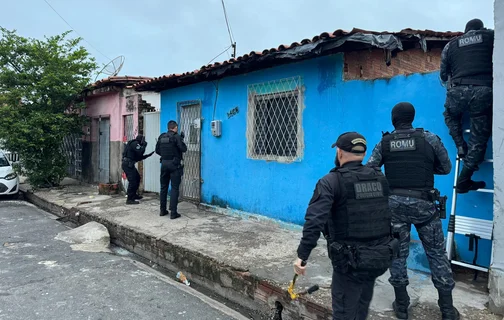 Equipes do DRACO durante operação, na manhã desta quinta-feira (16)