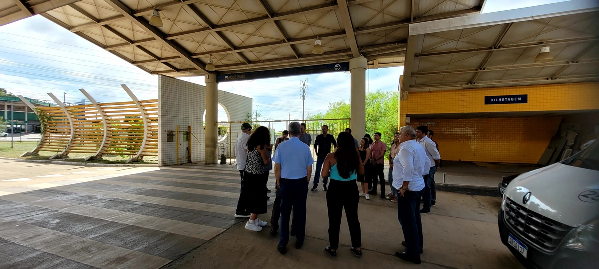 Especialistas visitam terminais que receberão ônibus elétricos em Teresina