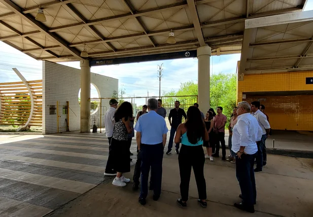 Especialistas visitam terminais que receberão ônibus elétricos em Teresina