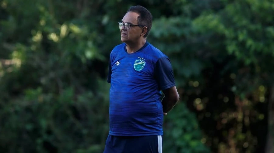 Francisco Diá, técnico do Altos