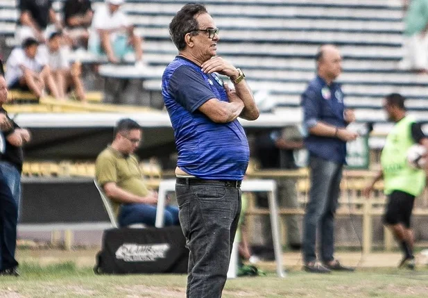 Francisco Diá, técnico do Altos