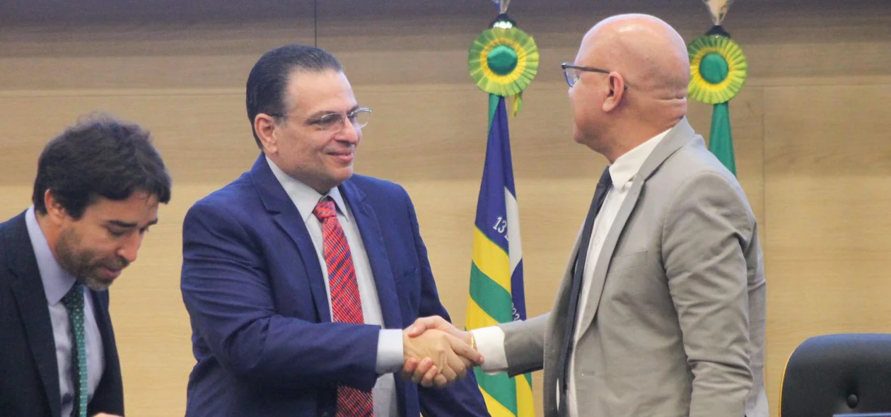 Gessivaldo cumprimenta presidente da Alepi deputado Franzé Silva