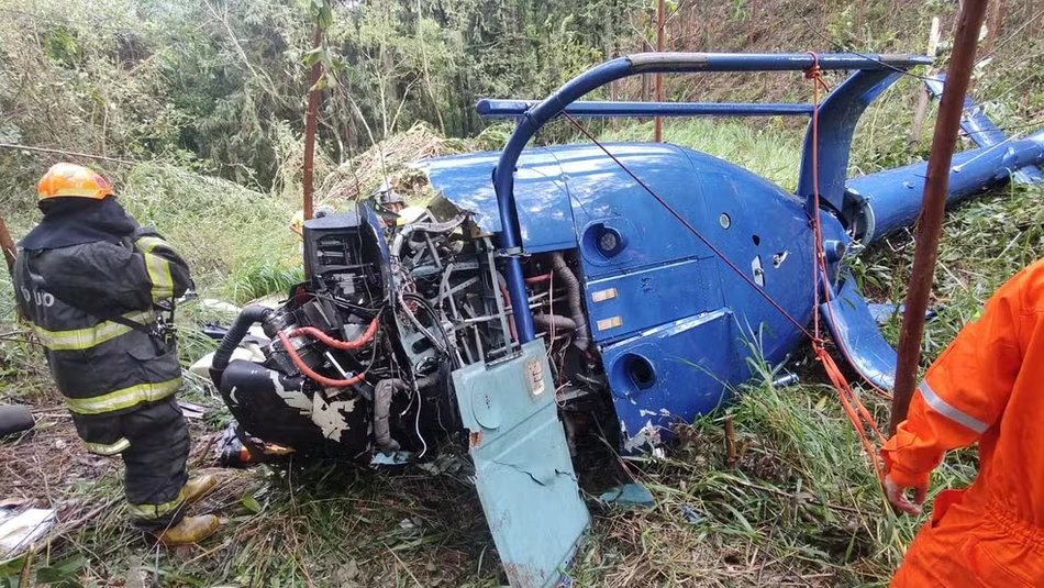 Helicóptero caiu na Grande São Paulo e deixou duas pessoas mortas