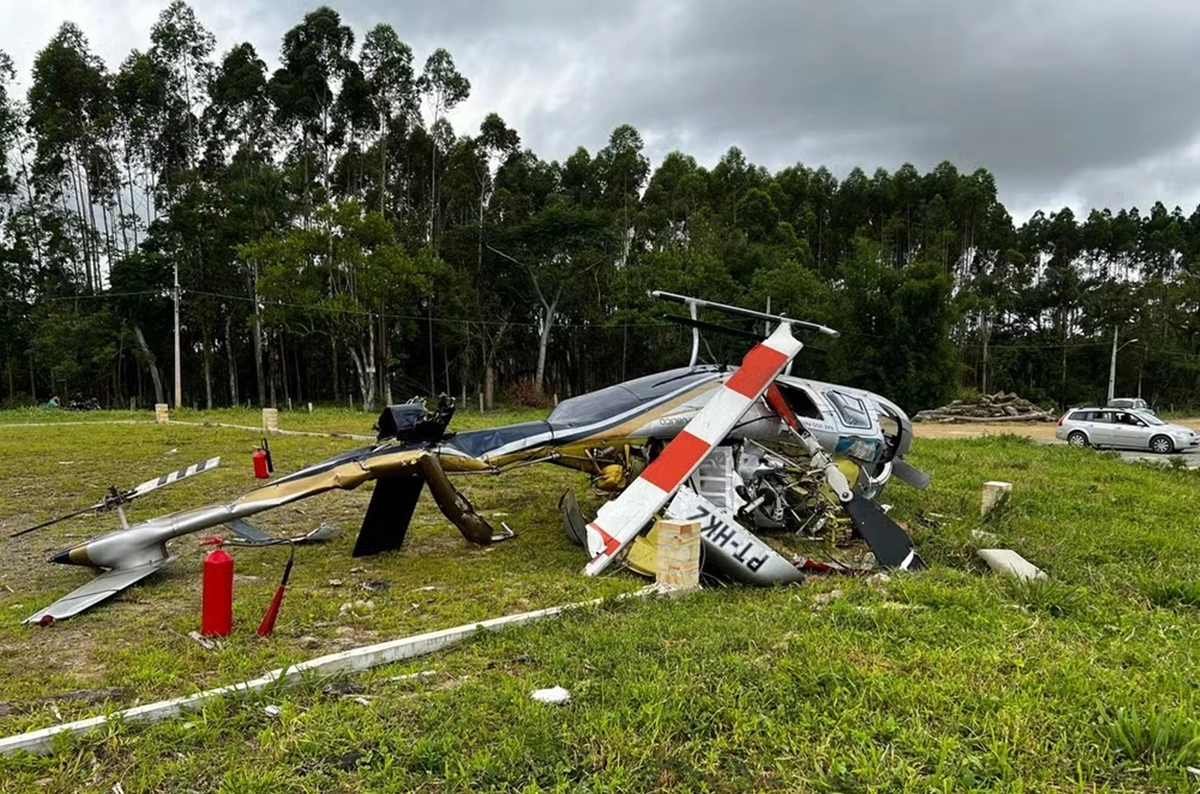 Helicóptero com cinco pessoas caiu em Santa Catarina