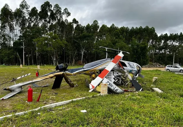 Helicóptero com cinco pessoas caiu em Santa Catarina