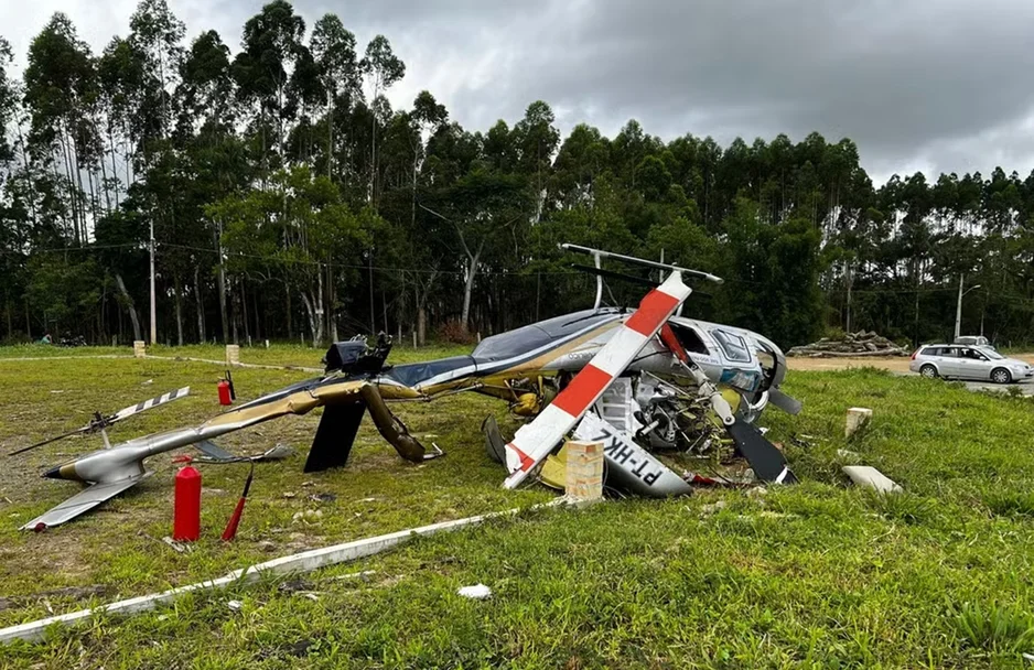 Helicóptero com cinco pessoas caiu em Santa Catarina