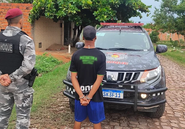 Homem é preso pela PM com drogas