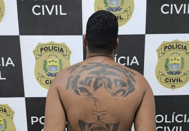 Homem preso acusado de homicídio