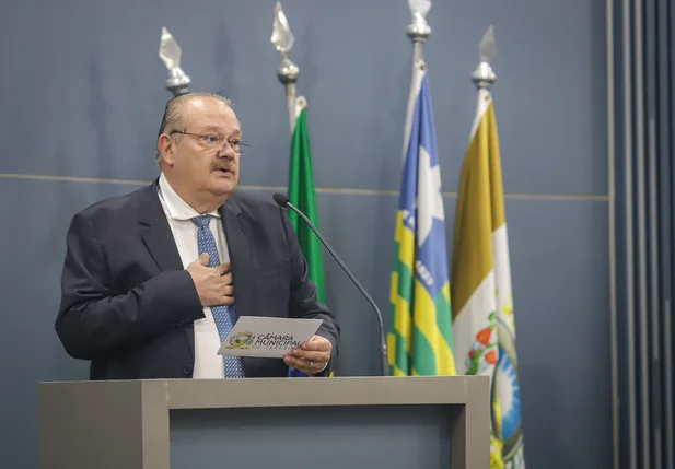 Inácio Carvalho toma posse como vereador