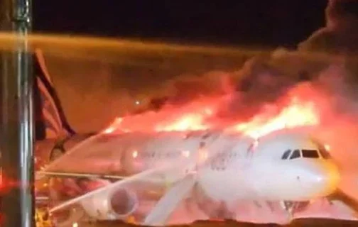 Incêndio em avião na Coreia