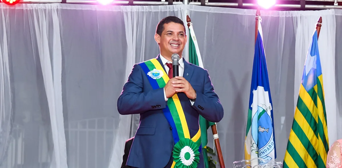 João Arilson toma posse para o segundo mandato como Prefeito de Lagoa de São Francisco