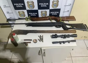 Materiais apreendidos pela polícia