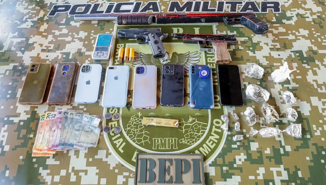 Material apreendido com os policiais do BEPI na Grande Santa Maria