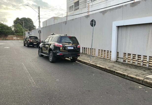 Polícia Federal durante operação na manhã desta quinta-feira