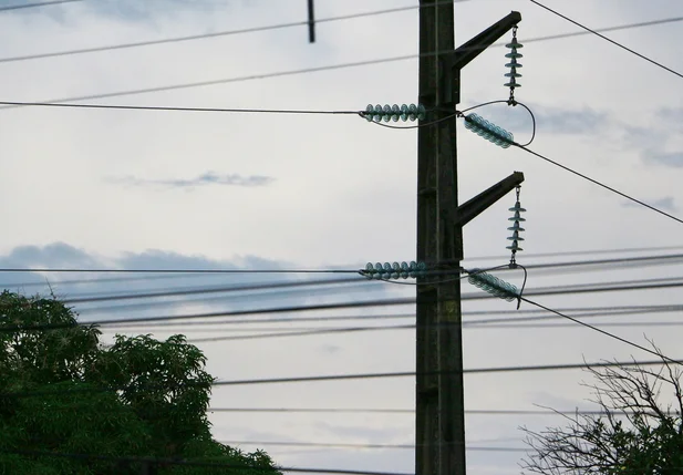 Poste de energia elétrica