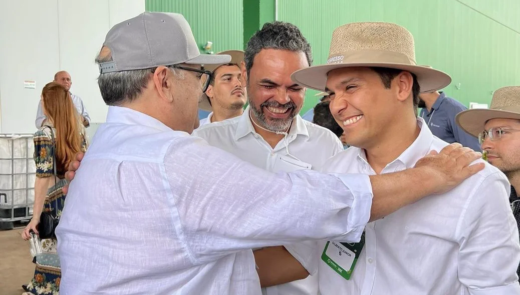 Prefeito Dr. Gilberto Júnior e lideranças