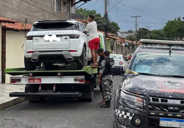 Range Rover Evoque de Ítallo Bruno sendo apreendida