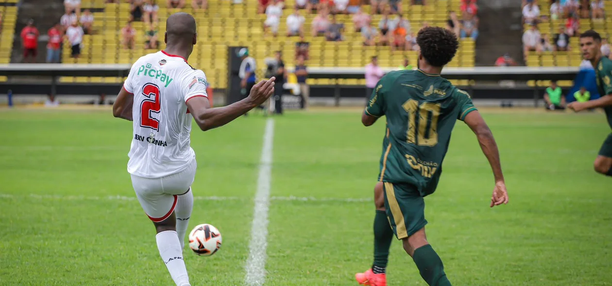 River x Altos em partida do campeonato piauiense