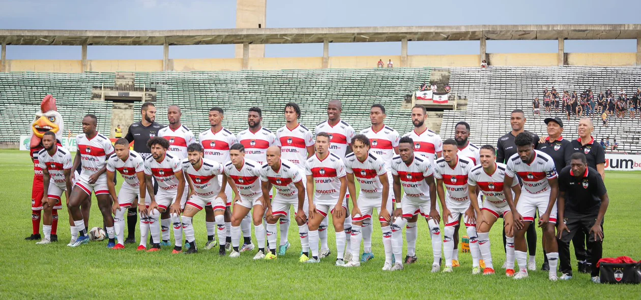 Time do River-PI em jogo no Albertão