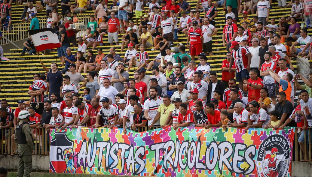 Torcida do River em jogo no Albertão