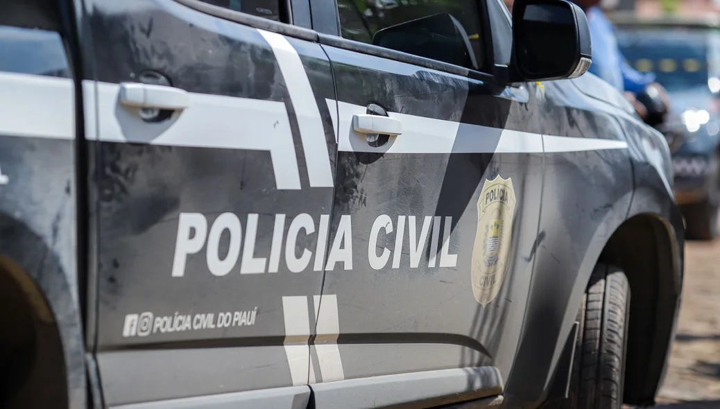 Viatura da Polícia Civil