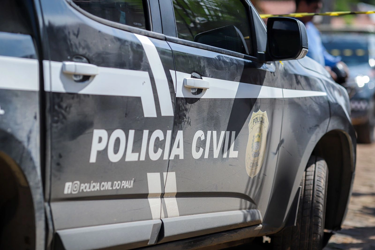 Viatura da Polícia Civil