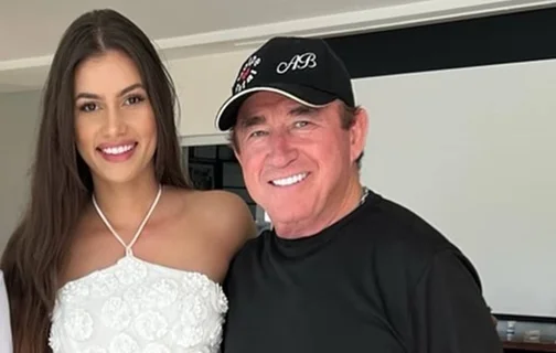 Amado Batista e a namorada Calita Franciele Miranda