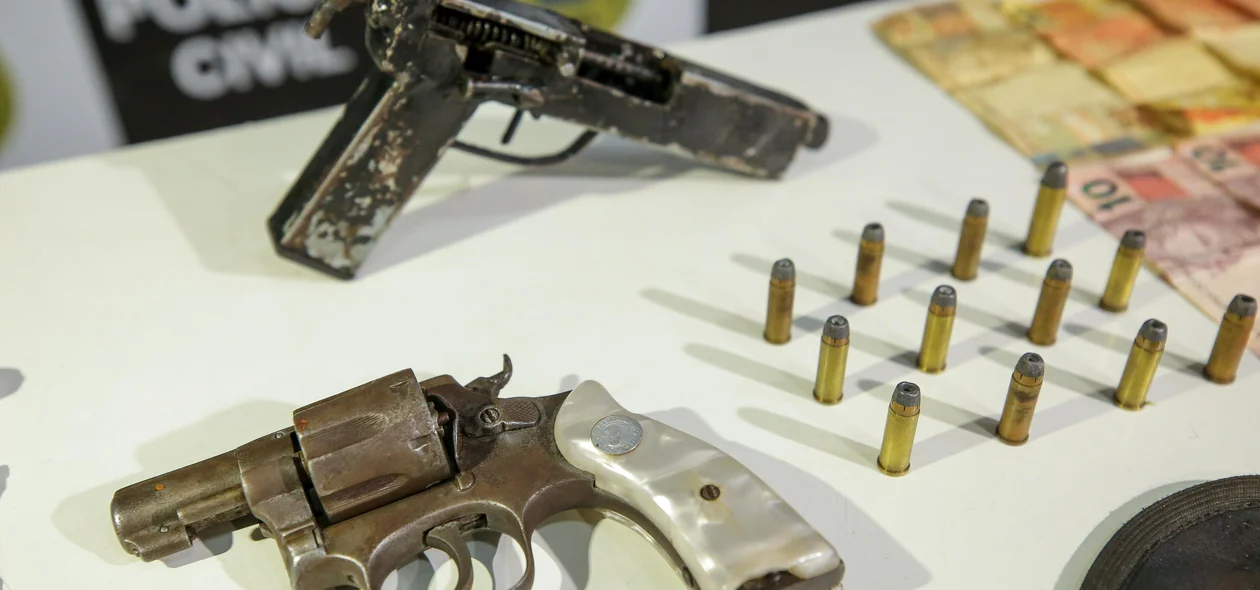 Armas de fogo e munições apreendidas em operação do DRACO