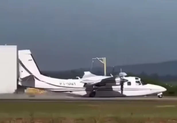 Avião faz pouso de barriga no Aeroporto de Sorocaba