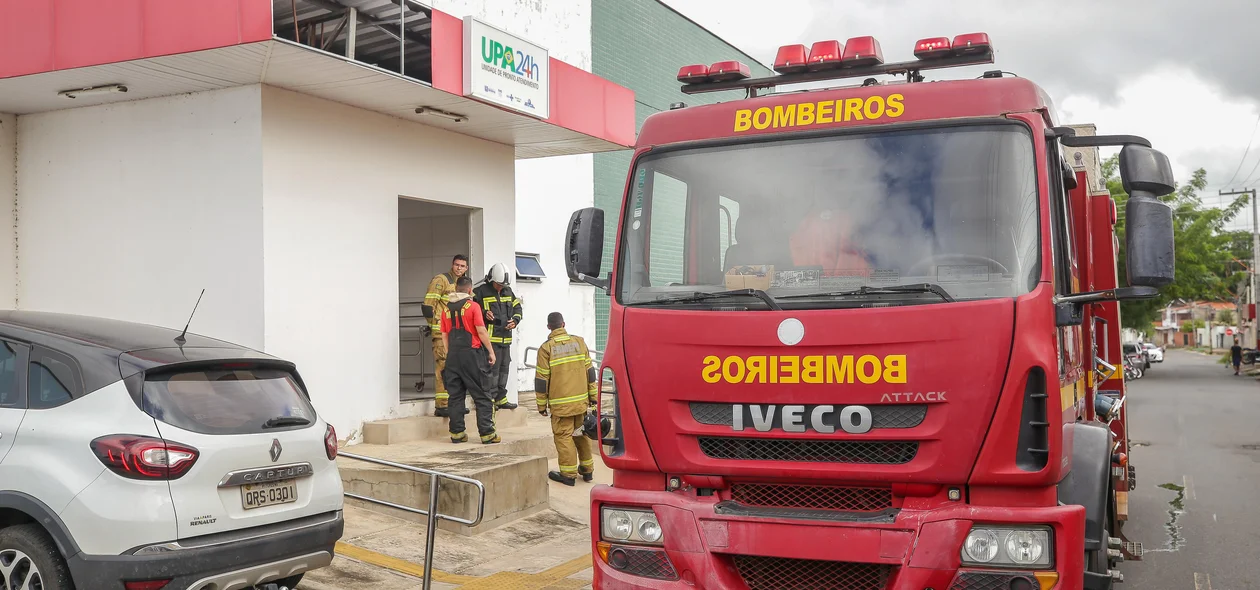 Caminhão do Corpo de Bombeiros no ocal