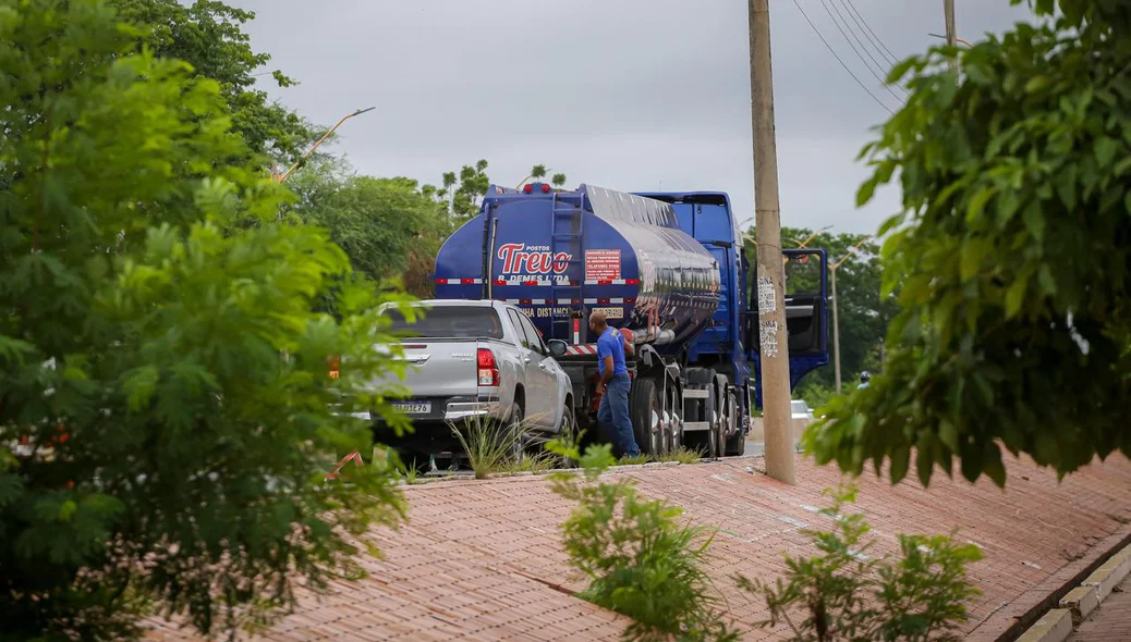 Caminhão tanque envolvido no acidente