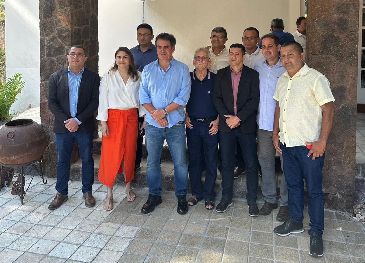 Comissão de suplentes de vereador de Teresina em visita ao senador Ciro Nogueira (PP), nessa segunda-feira (03)