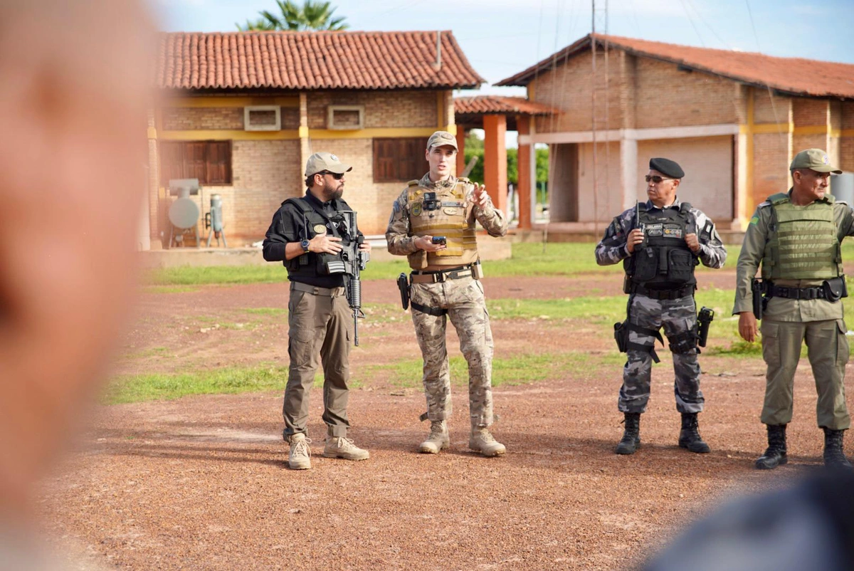 Delegado Zanatta e equipe envolvida na operação em Campo Maior