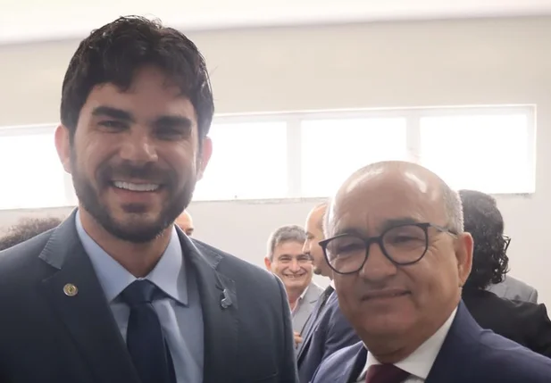 Deputado Dr. Marcus Vinícius prestigia inauguração da Central de Inquéritos