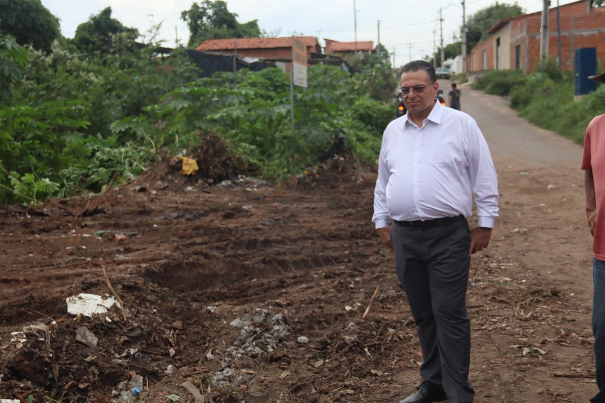 Deputado Gessivaldo Isaías leva limpeza pública para a zona norte de Teresina