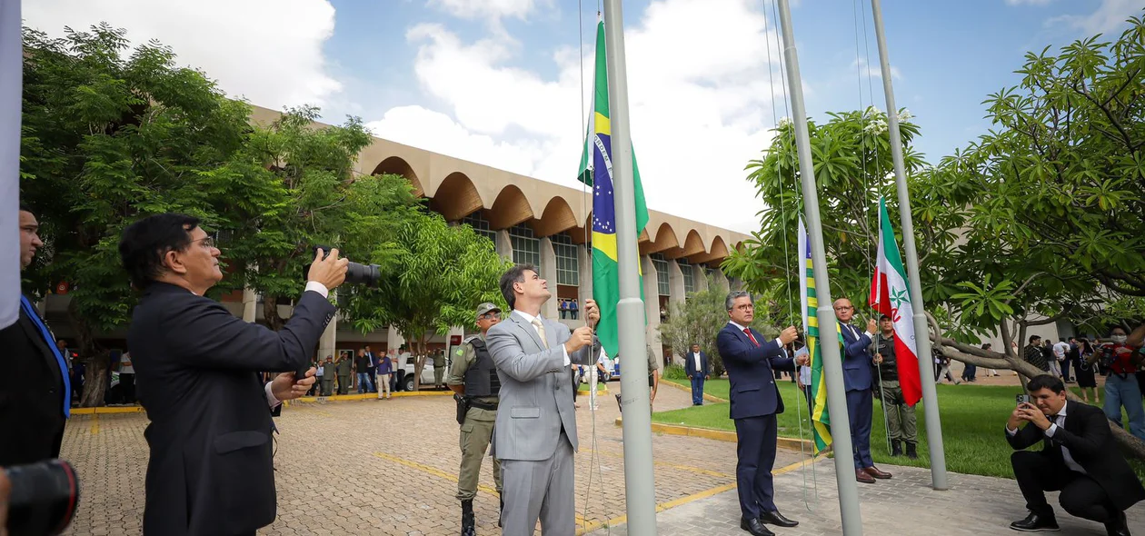 Deputados em ato solene