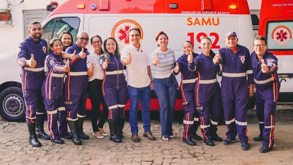 Dr. Gilberto Júnior entrega a primeira ambulância do seu mandato