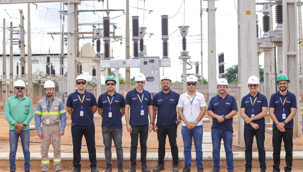 Equipe da Equatorial na subestação