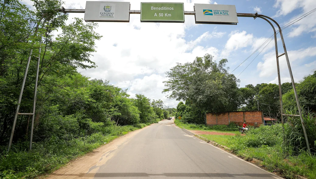 Estrada que dá acesso ao povoado Boquinha