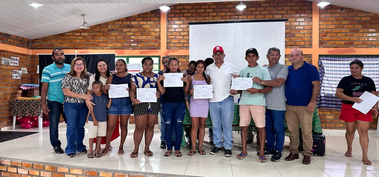 Famílias beneficiadas em São João do Arraial