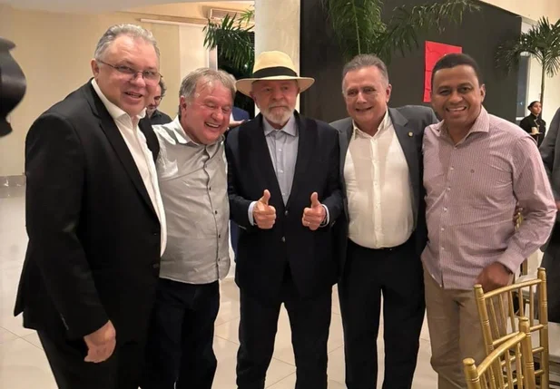 Flávio Nogueira, Merlong Solano, Francisco Costa e Florentino Neto com o presidente Lula