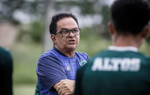 Francisco Diá, técnico do Altos