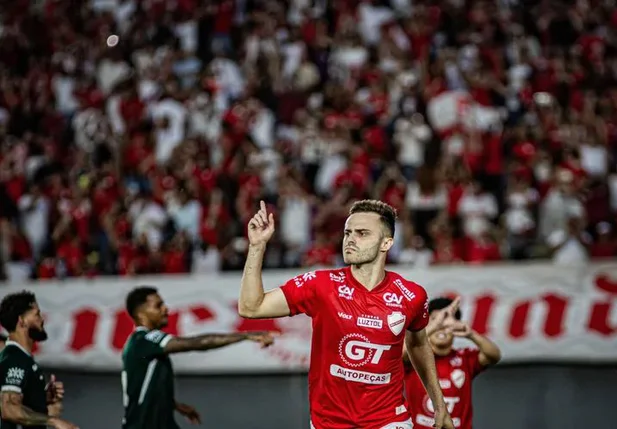 Gabriel Poveda, autor do gol da vitória do Vila Nova sobre o Goiás