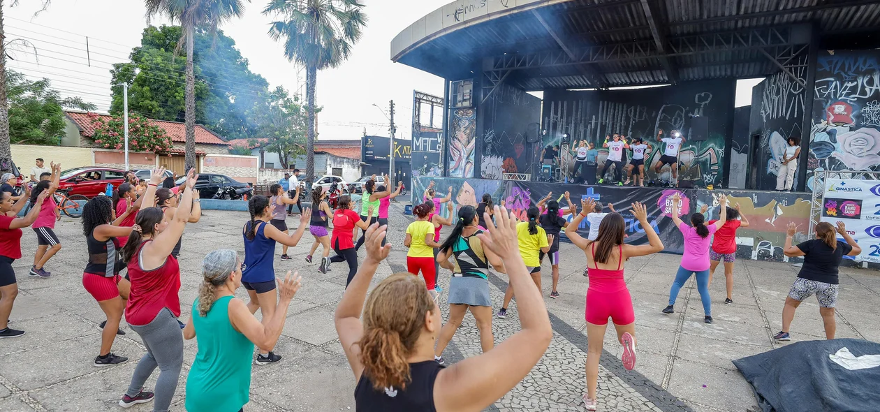 Ginástica na Praça acontece até o final de fevereiro